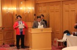 ふるさと大使委嘱式　司会の佐京総務課長